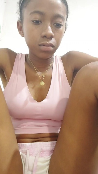 Princia24 live cam on Cam4