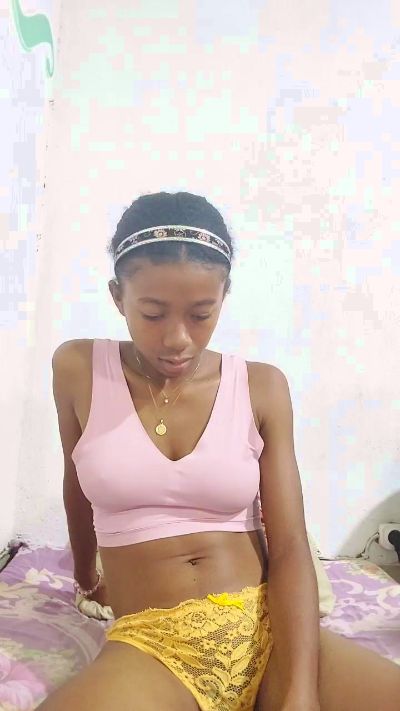 Princia24 live cam on Cam4