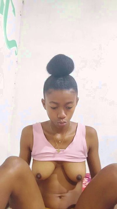 Princia24 live cam on Cam4