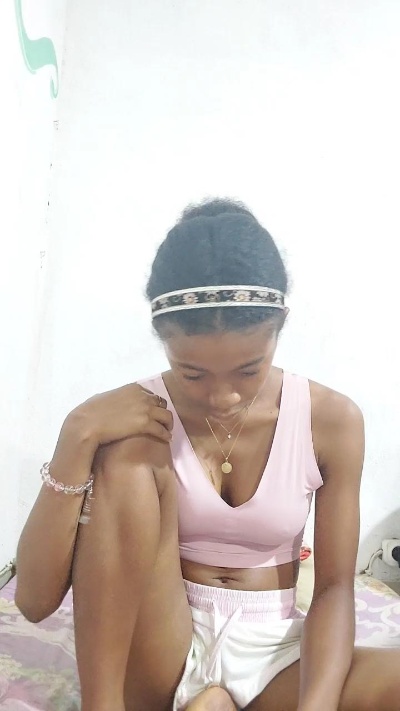 Princia24 live cam on Cam4