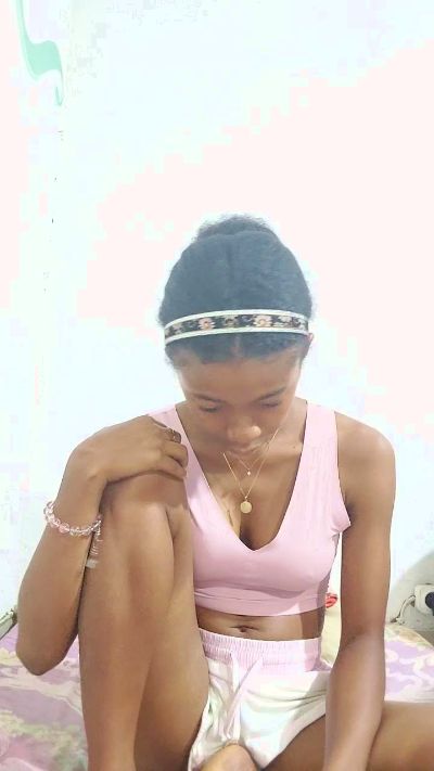 Princia24 live cam on Cam4