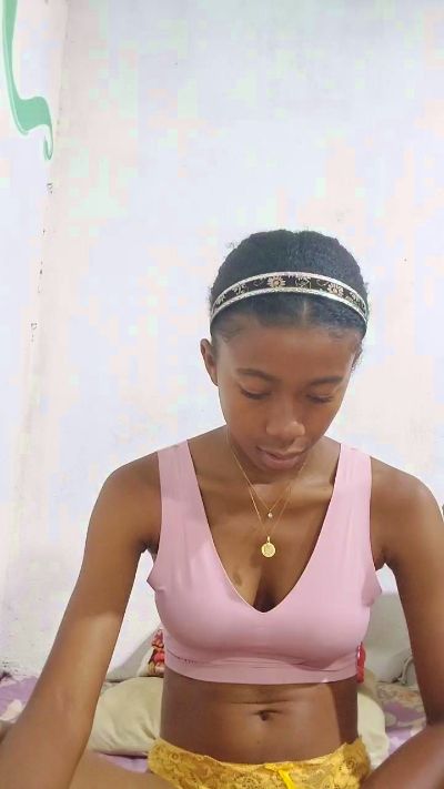 Princia24 live cam on Cam4