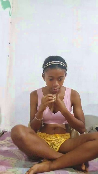 Princia24 live cam on Cam4