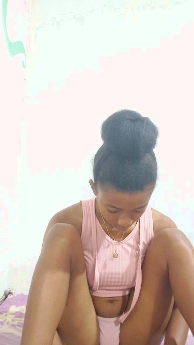 Princia24 live cam on Cam4