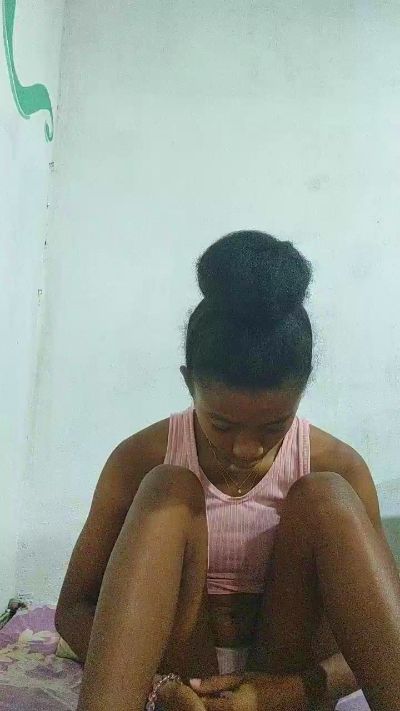 Princia24 live cam on Cam4