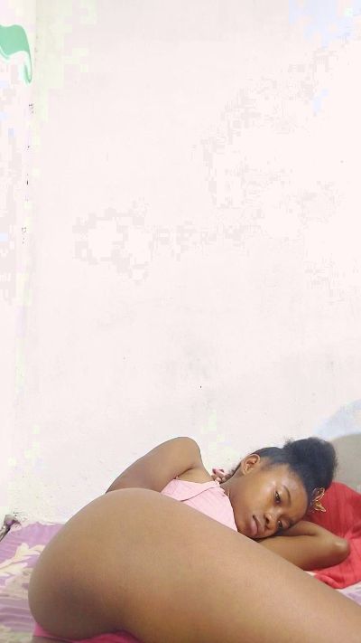 Princia24 live cam on Cam4