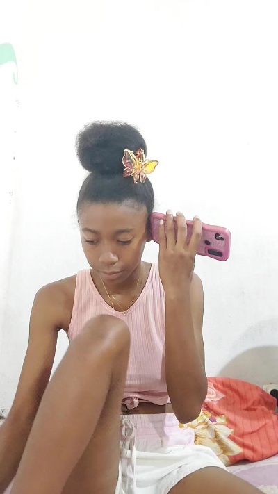 Princia24 live cam on Cam4