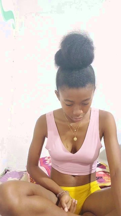 Princia24 live cam on Cam4