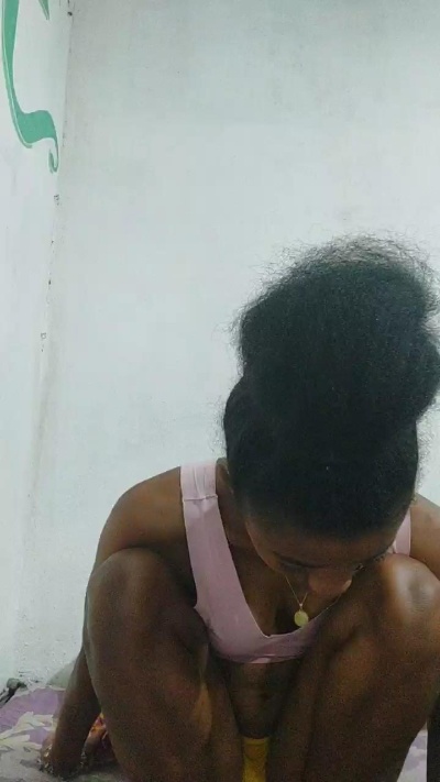 Princia24 live cam on Cam4