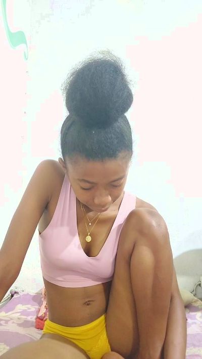 Princia24 live cam on Cam4