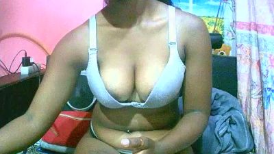 Princiah02 live cam on Cam4