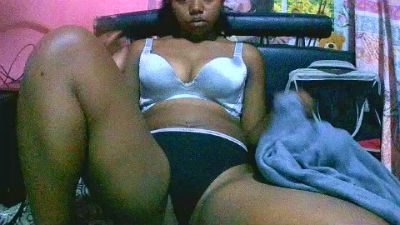 Princiah02 live cam on Cam4