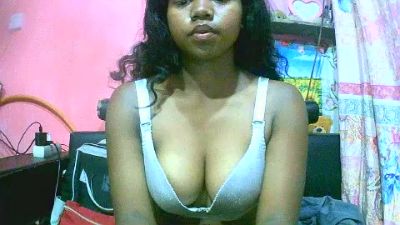 Princiah02 live cam on Cam4