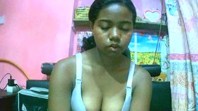 Princiah02 live cam on Cam4