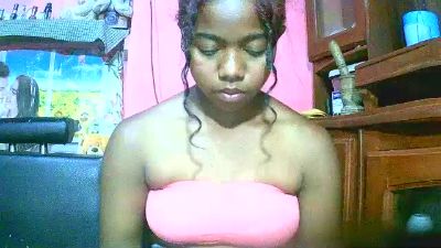 Princiah02 live cam on Cam4