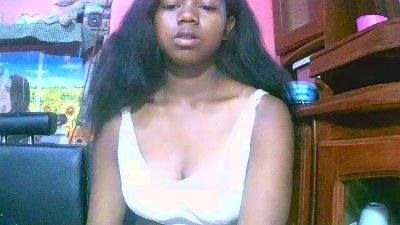 Princiah02 live cam on Cam4