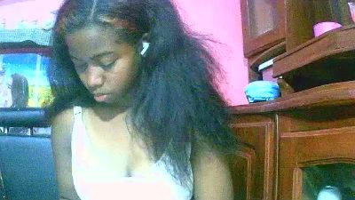 Princiah02 live cam on Cam4
