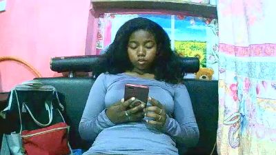 Princiah02 live cam on Cam4