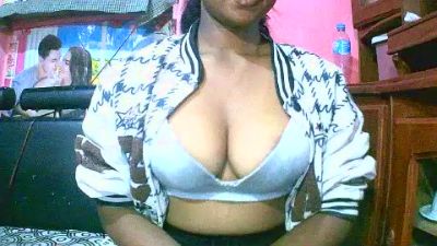 Princiah02 live cam on Cam4