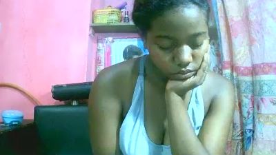 Princiah02 live cam on Cam4
