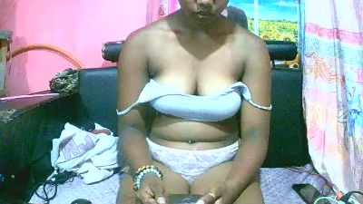 Princiah02 live cam on Cam4