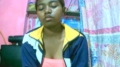 Princiah02 live cam on Cam4