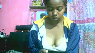 Princiah02 live cam on Cam4