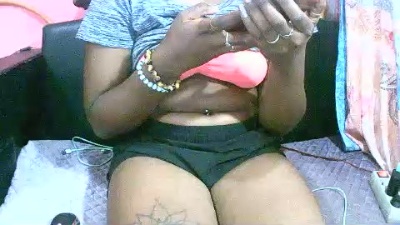 Princiah02 live cam on Cam4
