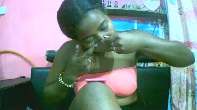 Princiah02 live cam on Cam4