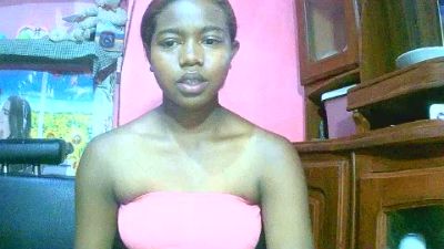 Princiah02 live cam on Cam4