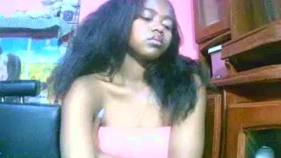 Princiah02 live cam on Cam4