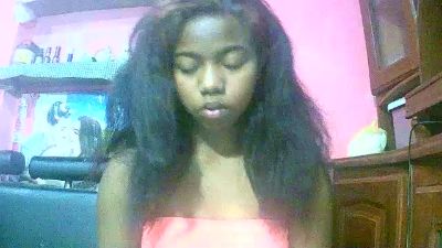 Princiah02 live cam on Cam4