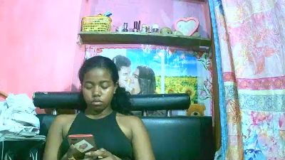 Princiah02 live cam on Cam4