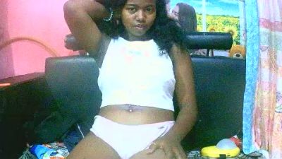 Princiah02 live cam on Cam4