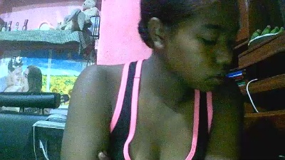 Princiah02 live cam on Cam4