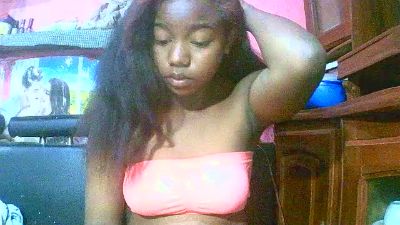 Princiah02 live cam on Cam4