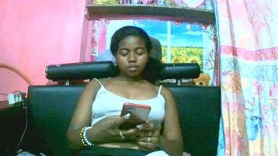 Princiah02 live cam on Cam4