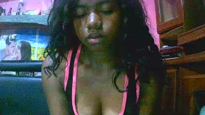 Princiah02 live cam on Cam4