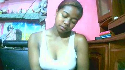 Princiah02 live cam on Cam4