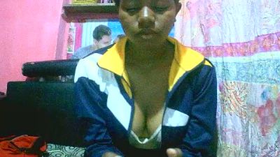 Princiah02 live cam on Cam4