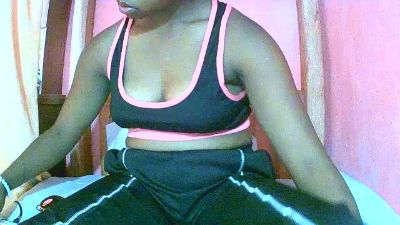 Princiah02 live cam on Cam4