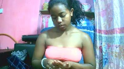 Princiah02 live cam on Cam4