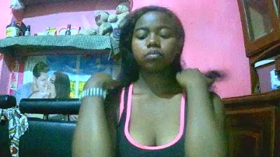Princiah02 live cam on Cam4