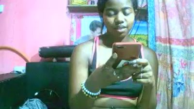 Princiah02 live cam on Cam4