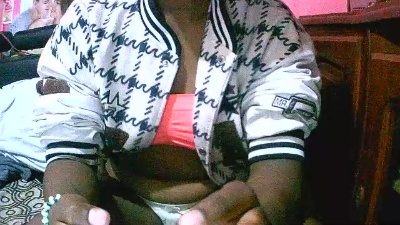 Princiah02 live cam on Cam4