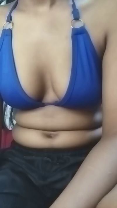 Priyaslay live cam on Cam4