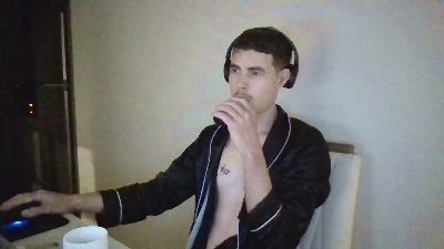 ProphetsRoom live cam on Cam4