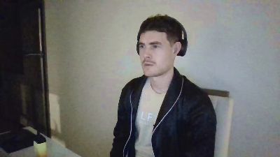 ProphetsRoom live cam on Cam4