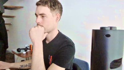 ProphetsRoom live cam on Cam4
