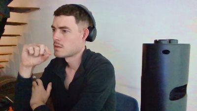 ProphetsRoom live cam on Cam4